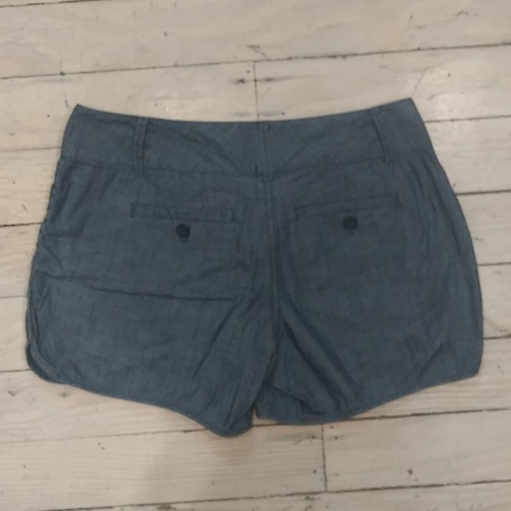 Shorts - Picture 2 of 3